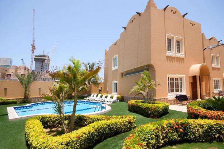 OYO 614 Jumeirah Villas