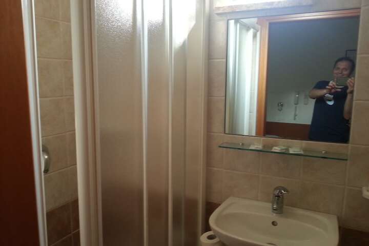 Room 25 of 61