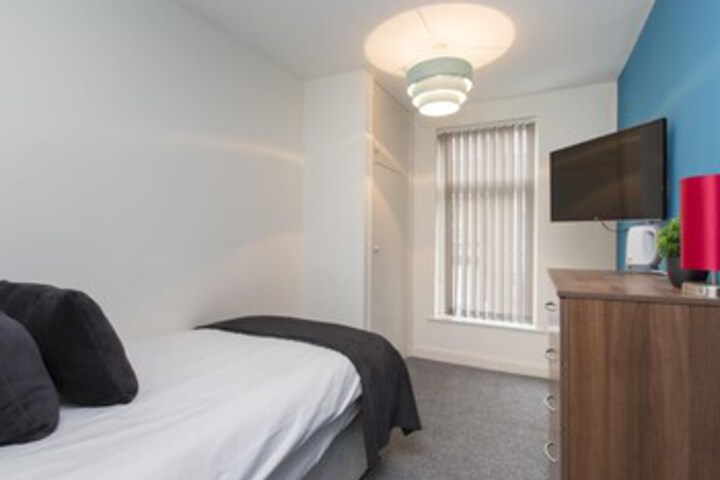 Room 32 of 62