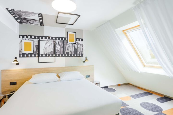 Room 36 of 71