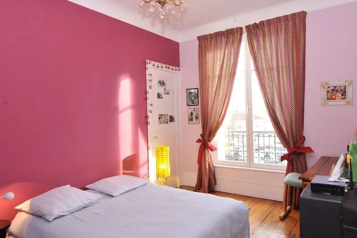 Room 6 of 7