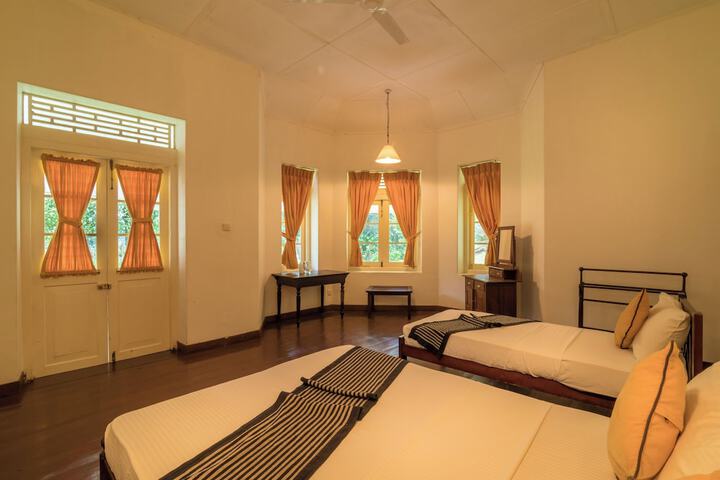 Room 2 of 24