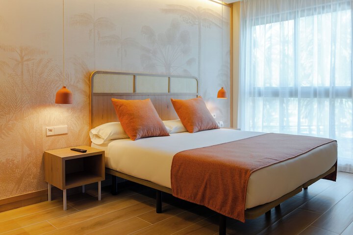 Room 6 of 82