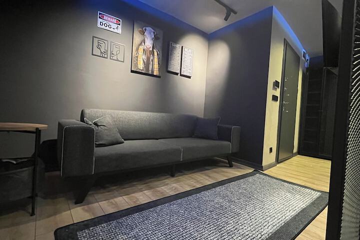 Room 25 of 28