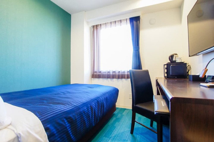 Room 8 of 25