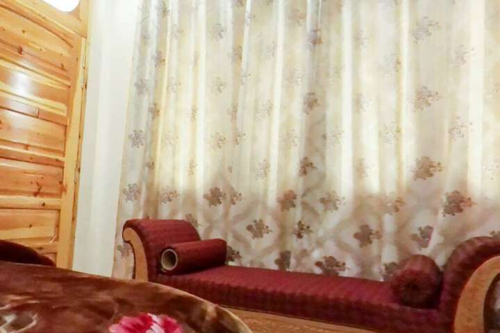 Room 27 of 28