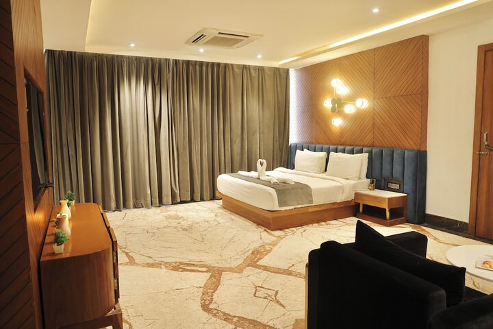 Room 82 of 196