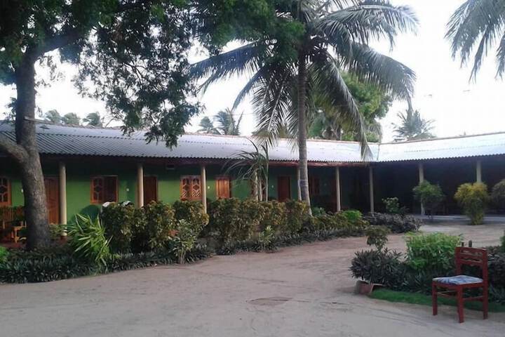 Hotel Exterior 66 of 75