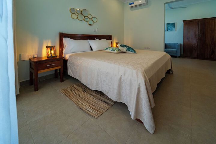 Room 5 of 65