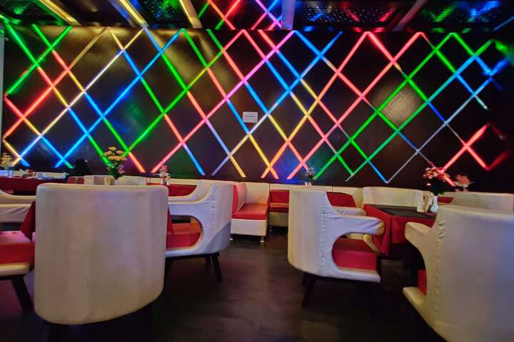 Dining 44 of 65