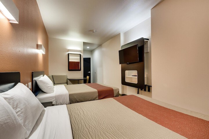 Room 9 of 59