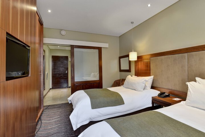 Room 16 of 102