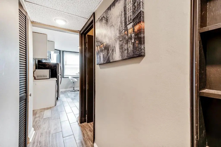 Image of Elevator Newly Renovated Rittenhouse Square 1BR W / D 3 Blocks to Park!