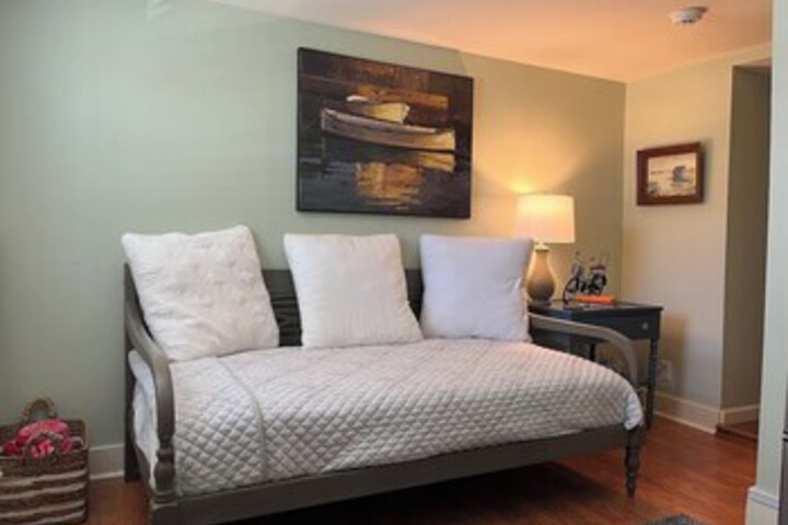 Room 136 of 297