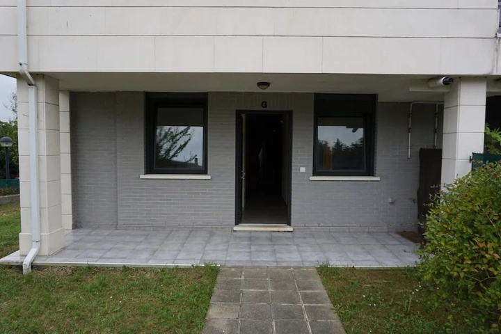 House With 2 Bedrooms in Cudón With Enclosed Garden - 3 km From the Beach