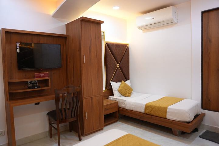 Room 35 of 68