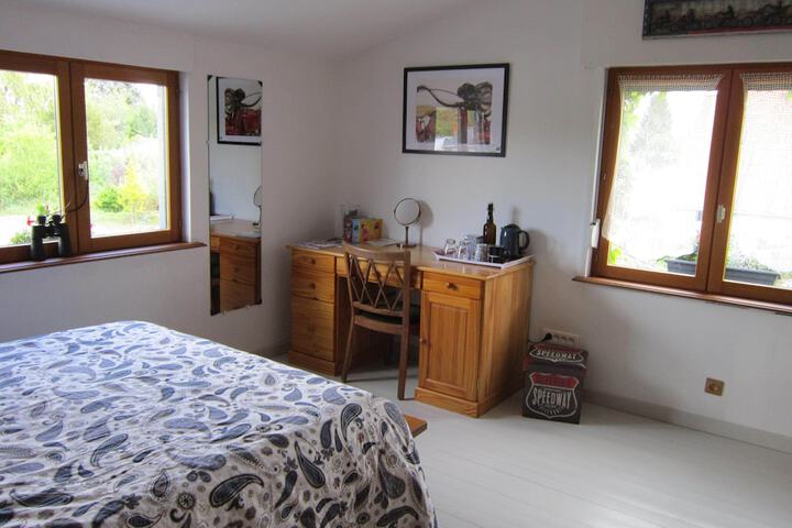 Room 2 of 11