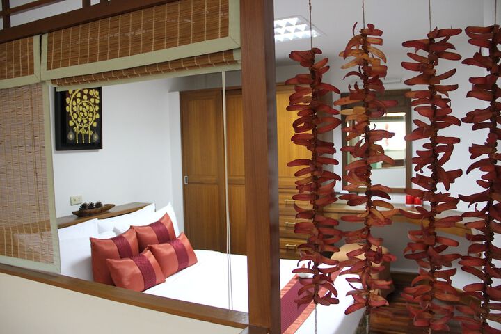 Room 12 of 48