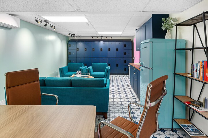 Business Center 290 of 304