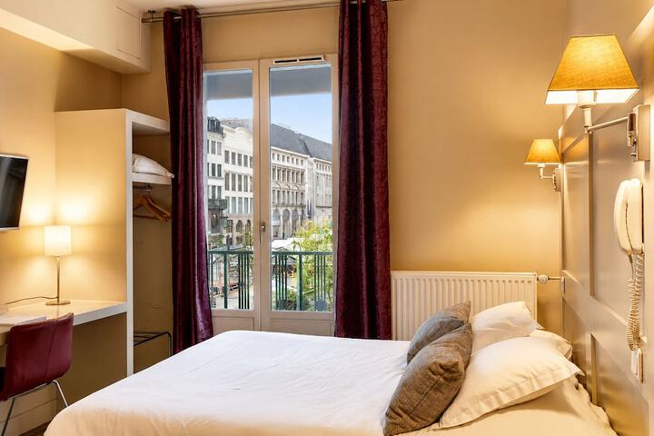 Room 15 of 26