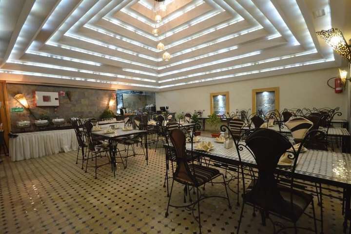 Dining 40 of 45