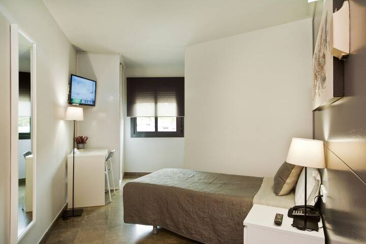 Room 3 of 42