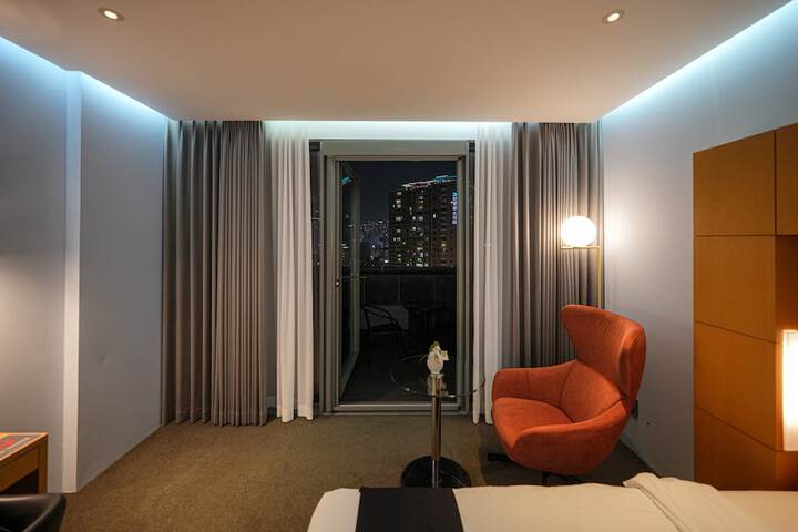 Room 44 of 115