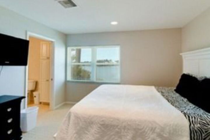 Room 8 of 21