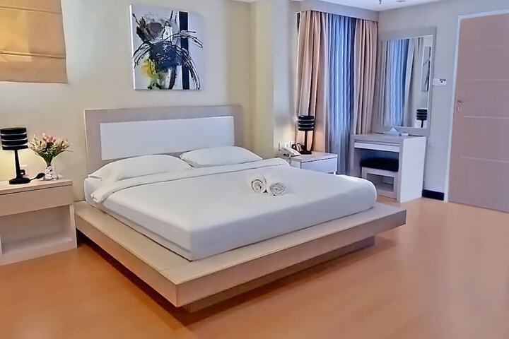 Room 12 of 56