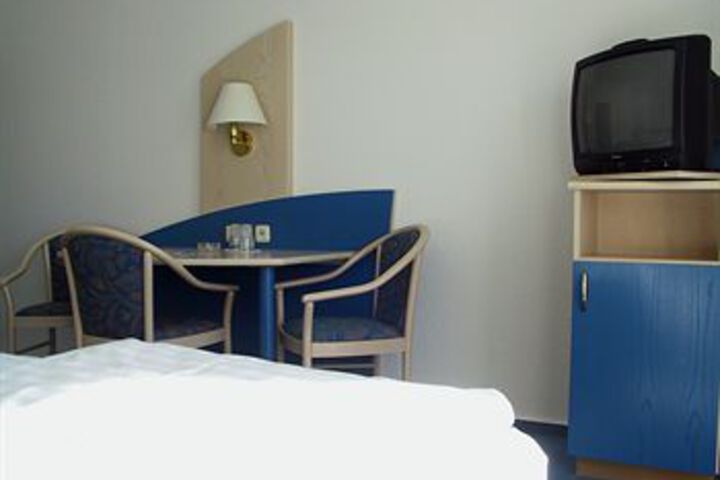 Room 7 of 29