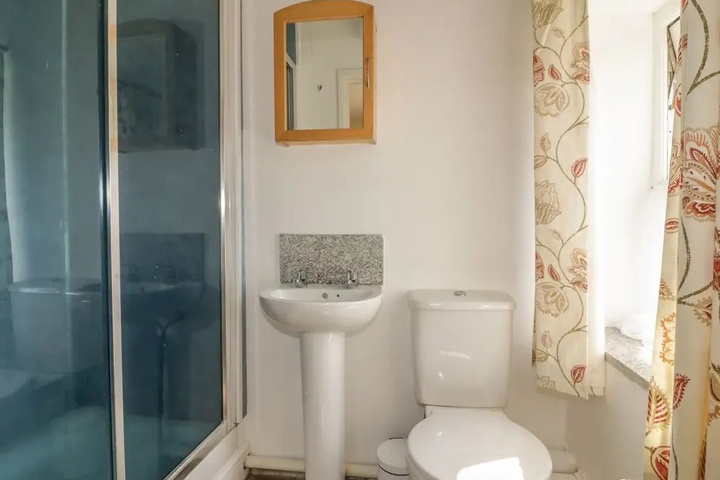 Room 7 of 19