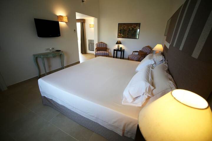 Room 5 of 37