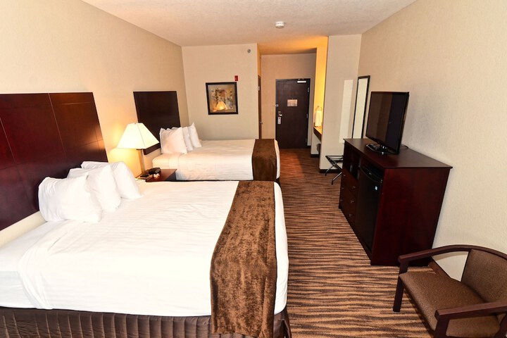 2 Queen Guest Room (8 of 13)