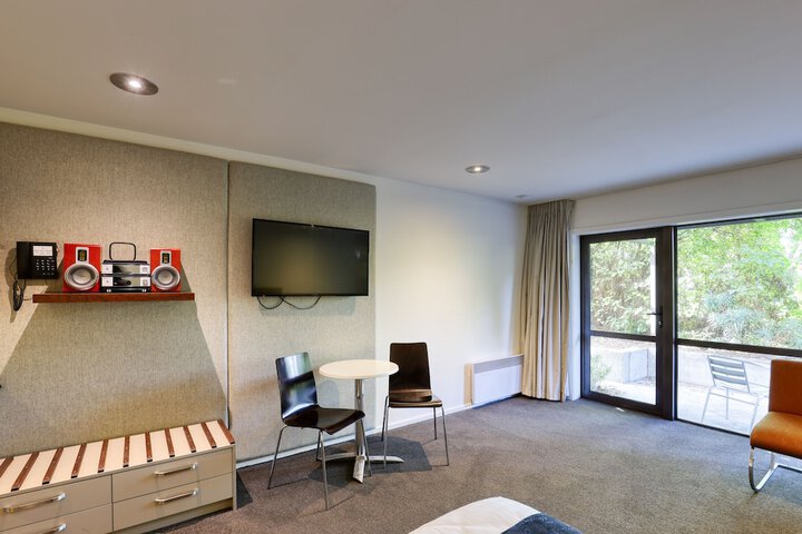 Room 48 of 106