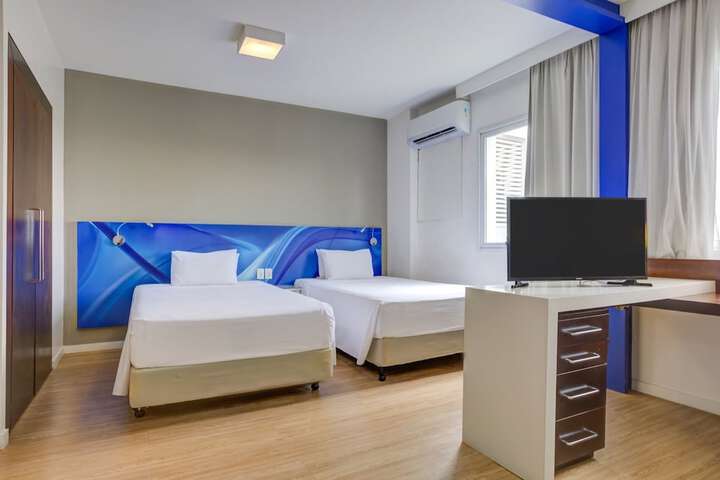 Room 21 of 48