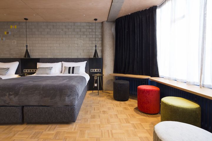 Room 35 of 65