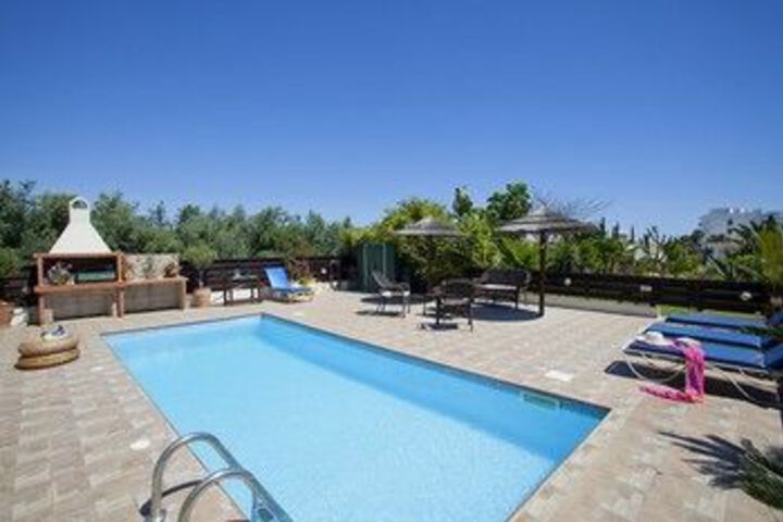 Pool 11 of 22