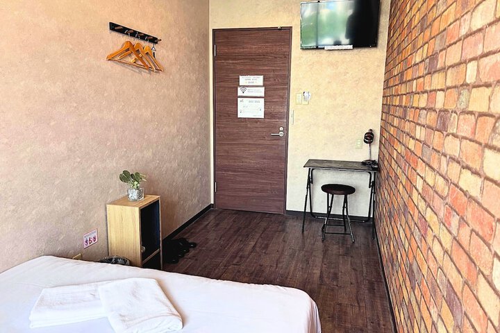 Room 13 of 40
