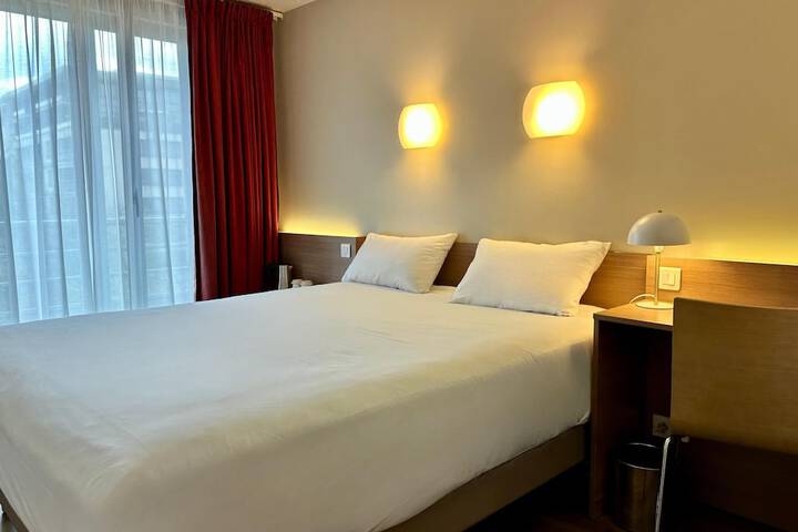 Room 17 of 46