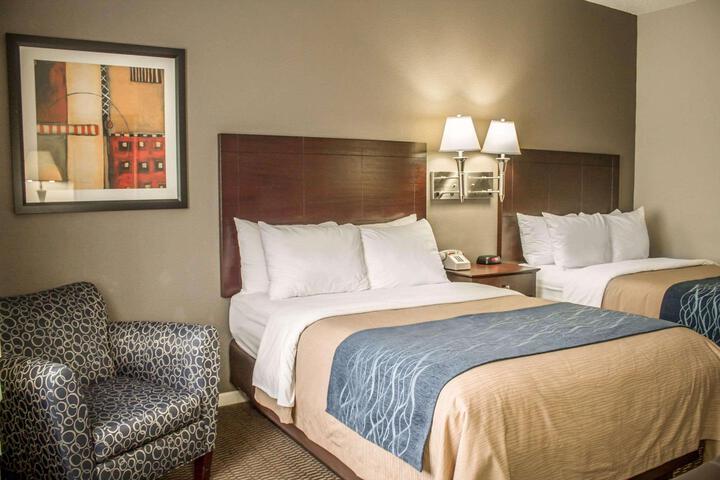 2 Double Beds (11 of 22)