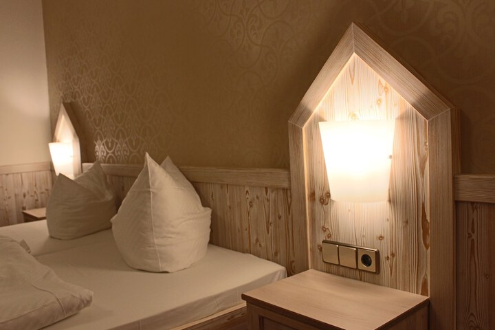 Room 12 of 40