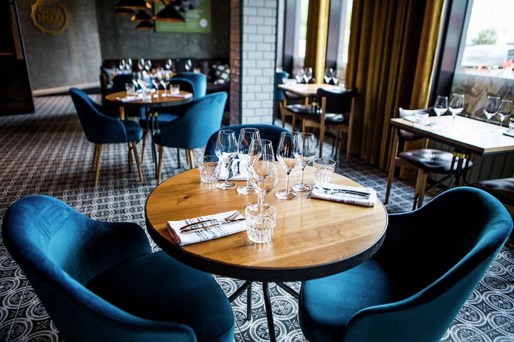 Dining 90 of 106