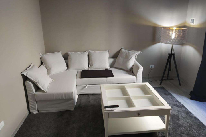 Room 4 of 14