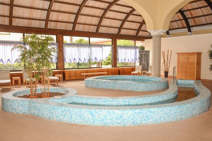 Spa 11 of 21