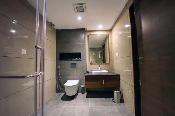 Room 14 of 18