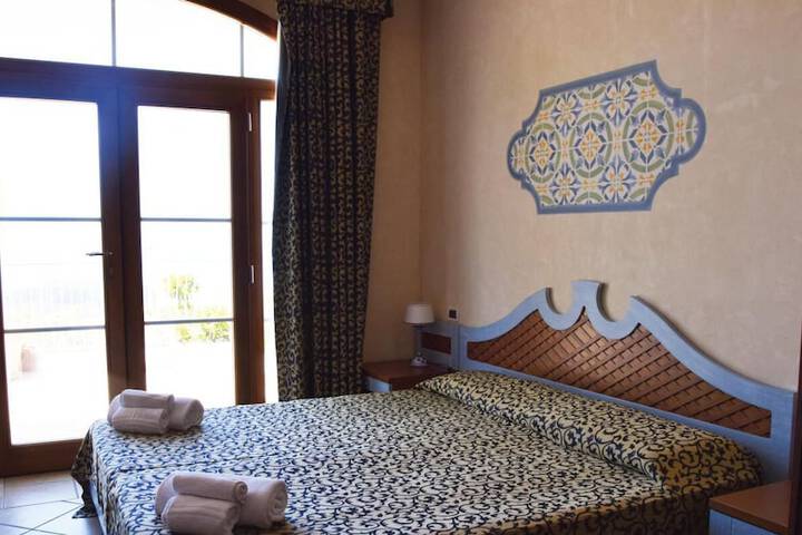 Room 12 of 50
