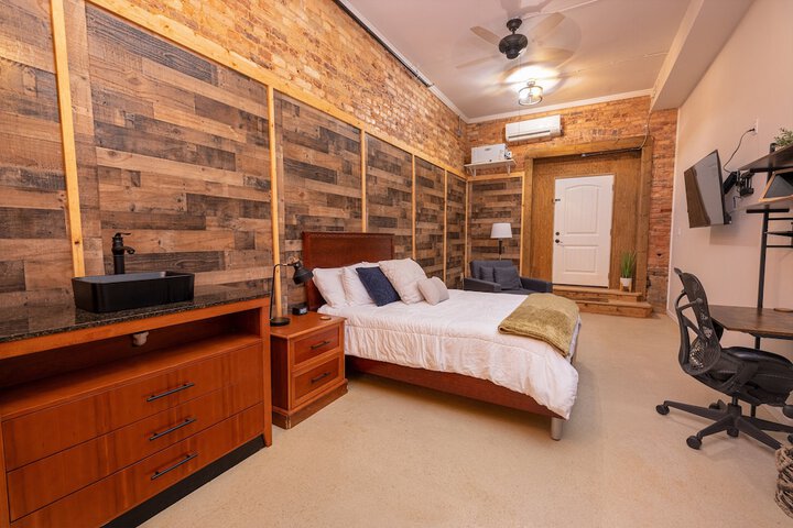 Room 42 of 78