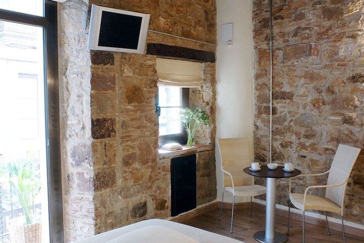 Room 4 of 50