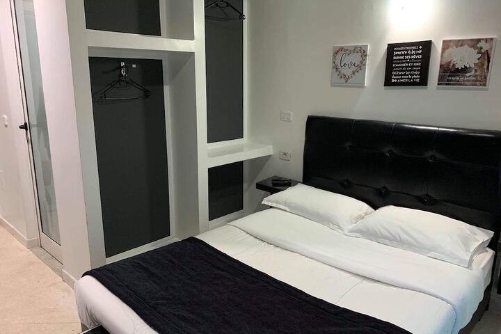 Room 12 of 23