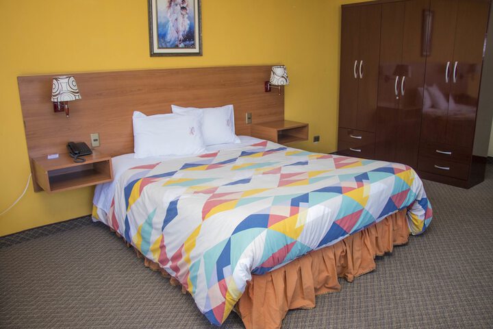 Room 12 of 23